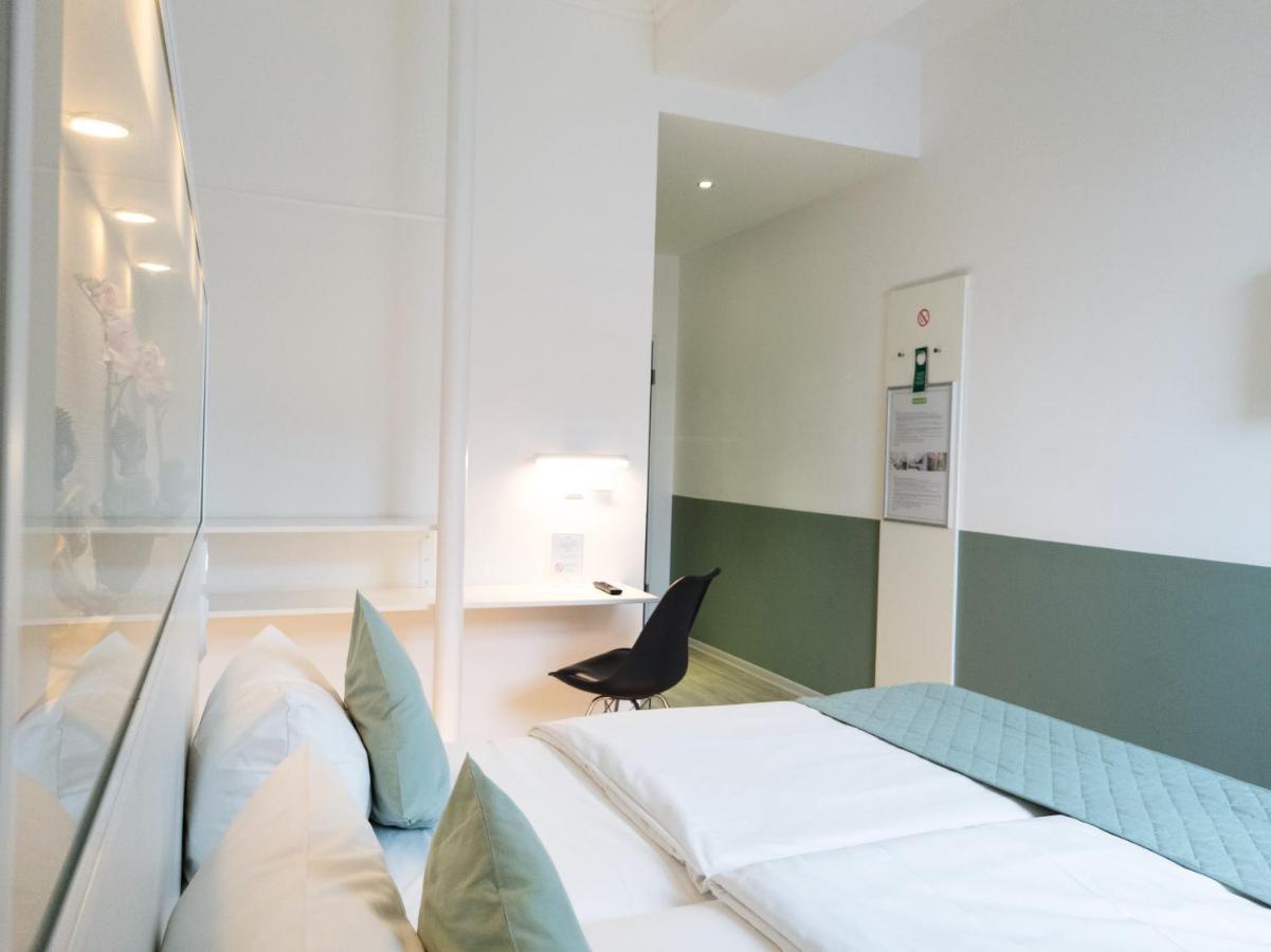 Bedpark Stellingen Hotel Hamburg Exterior photo