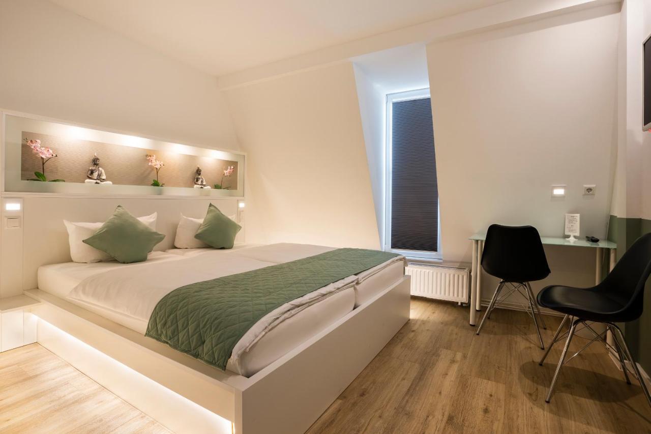 Bedpark Stellingen Hotel Hamburg Exterior photo